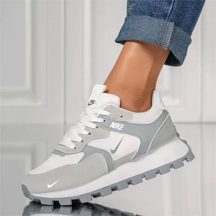 Damenturnschuhe