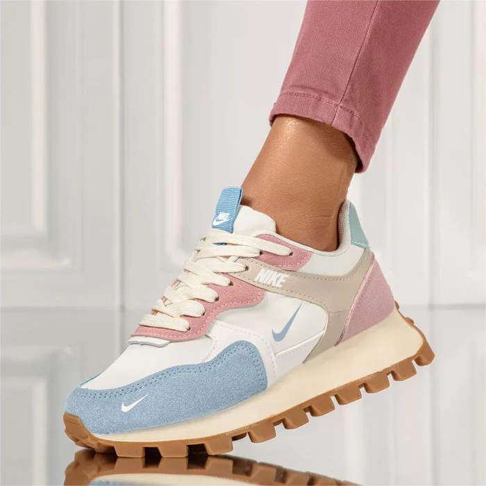 Damenturnschuhe
