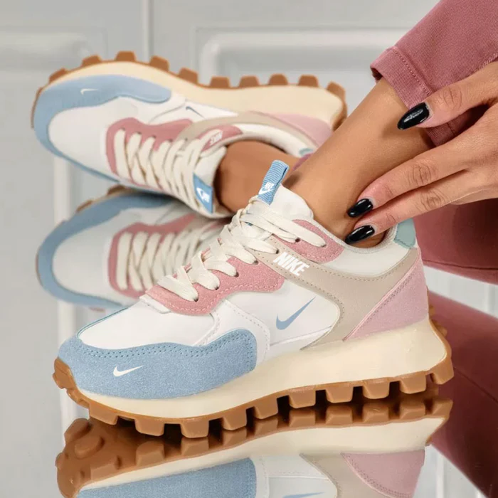 Damenturnschuhe