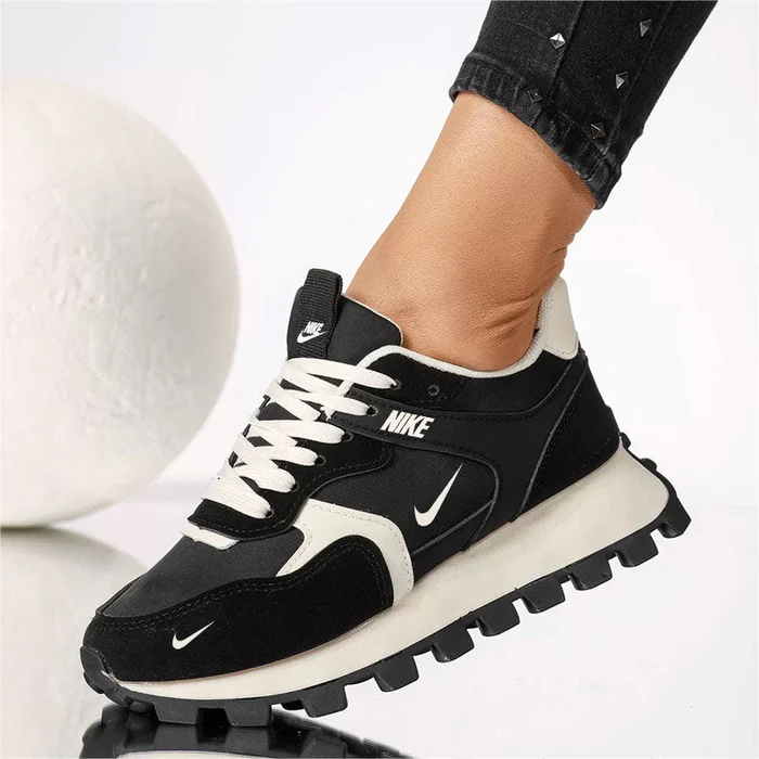 Damenturnschuhe