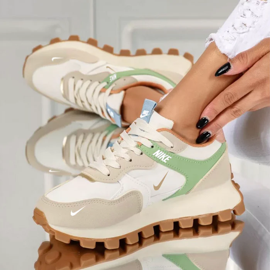 Damenturnschuhe